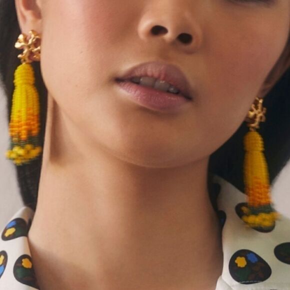 NWT TORY BURCH ROXANNE BEADED TASSEL EARRING GOLD/YELLOW BEADS - Picture 4 of 7